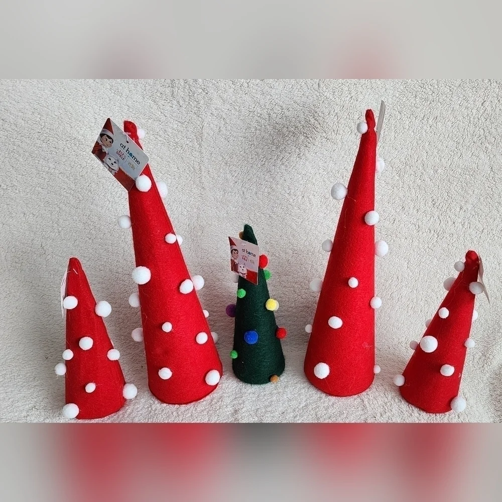 New the Elf on the shelf bundle of felt Christmas trees with pompoms 17